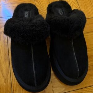 UGG DISQUETTE SHEEPSKIN PLATFORM SLIPPERS